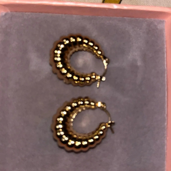 🆕 Croissant Hoop Earrings 14K Gold Plated - Picture 3 of 8